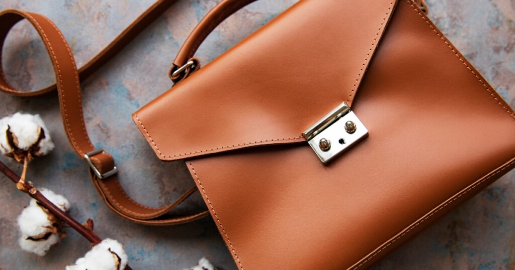 革バッグのひっかき傷直し方とプロの活用