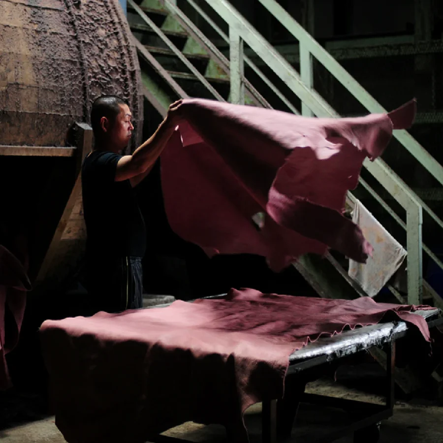 2. 熟練の職人による「Made in Japan」の手仕事