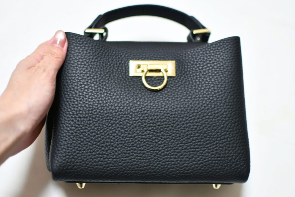 HAYNI「ベイビーマロエ」全体写真、台形フォルムが美しい