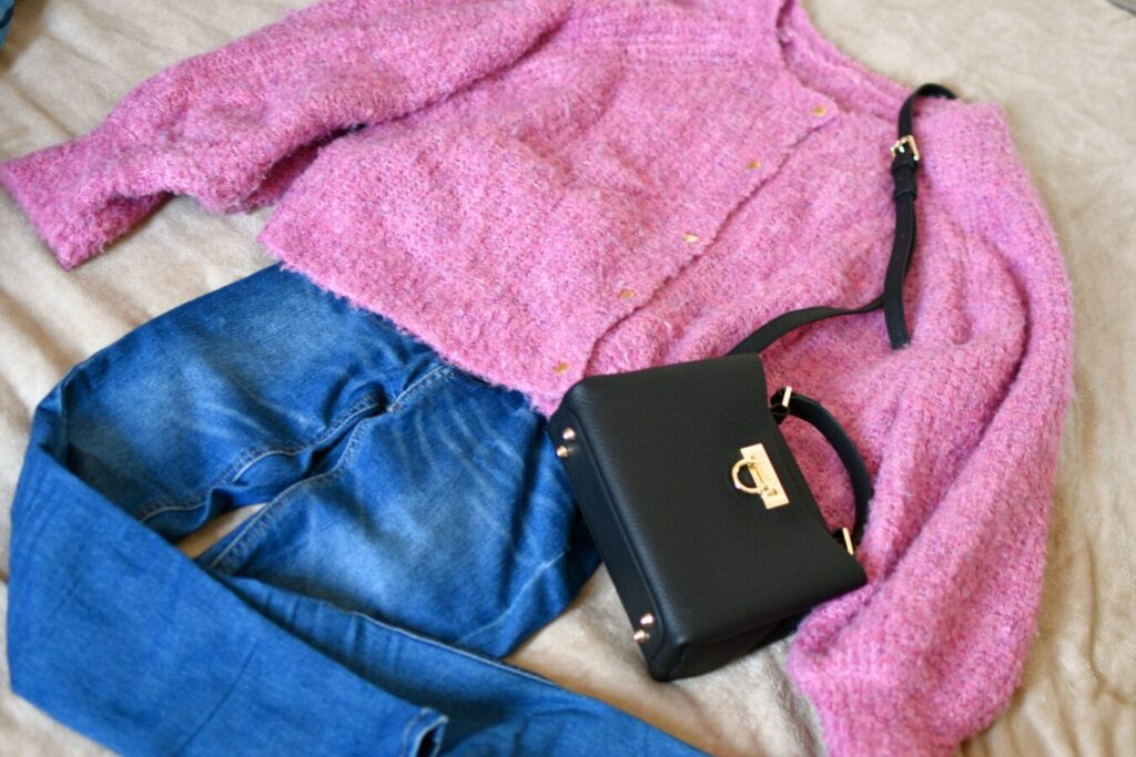 カジュアルなデニムコーデとHAYNI「ベイビーマロエ」